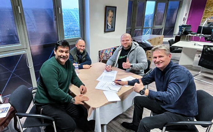 Türk boks kulübünden dev transfer: Nakavt canavarı “Hulk” imzayı attı