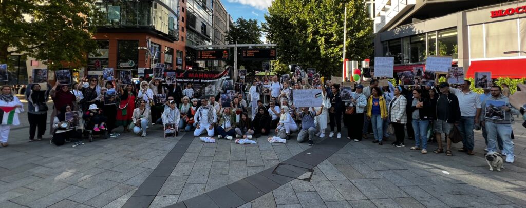 Gazze için sessiz nöbet: Stuttgart’tan çocuk kıyımına ve açlığa dur çağrısı
