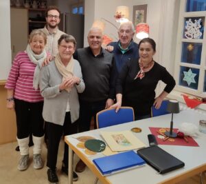 Noel pazarında ebru sergisi