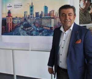 Kalıcı eserleriyle Almanya’daki Türk toplumunun tarihine geçti : Arif Arslaner’i yitirdik