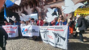 Barış hareketi her şeye rağmen sokaklardaydı