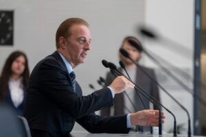 Sosyal demokrat siyasetçi Macit Karaahmetoğlu: AfD kimin Almanyası için savaşıyor?